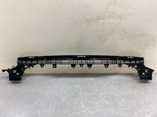 Mercedes-Benz Front Grille Bracket – A2056203801 – W205 C-Class (2014–2021)